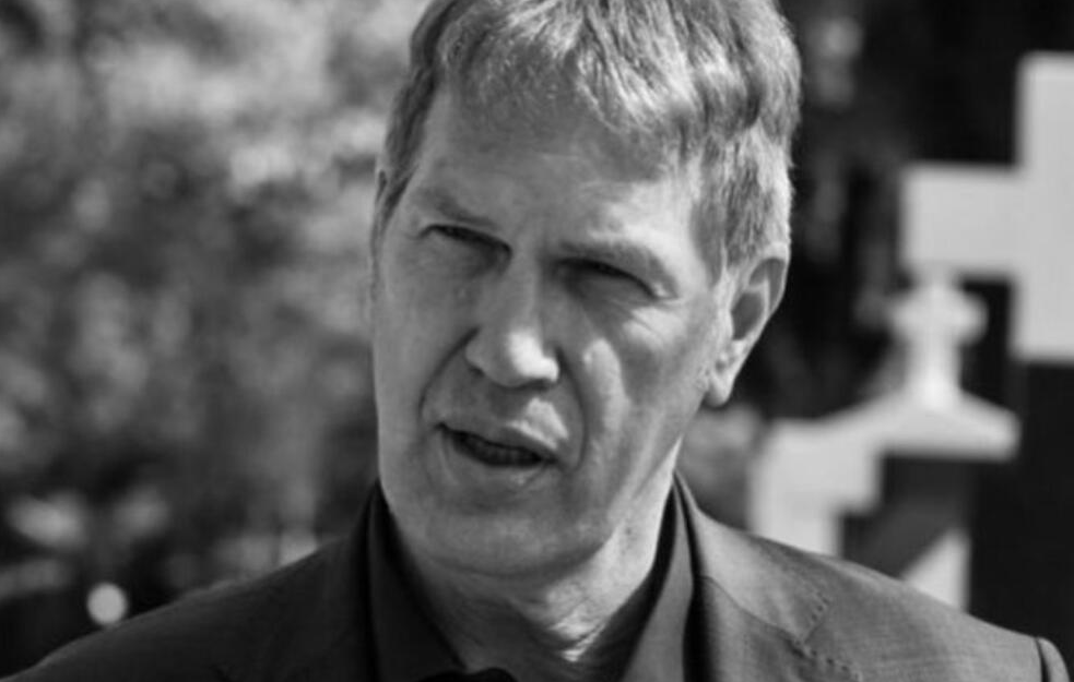 UMRO DIREKTOR 